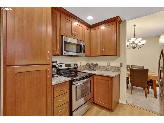 1548 Sw NORTHSTAR Loop, Troutdale, OR 97060