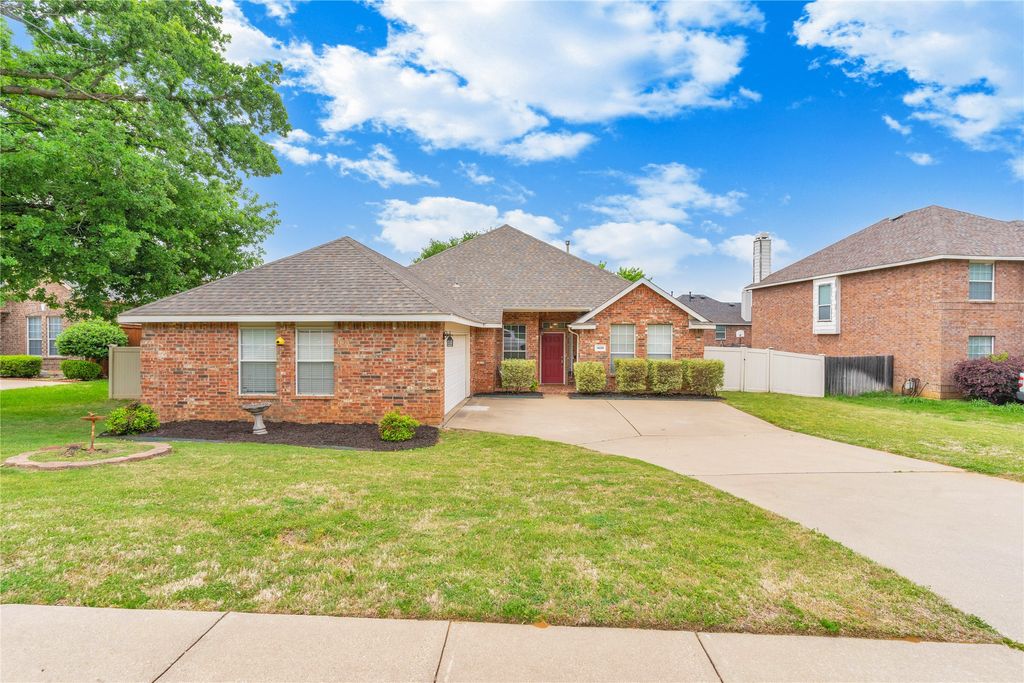 1408 Wilderness Trail, Crowley, TX 76036