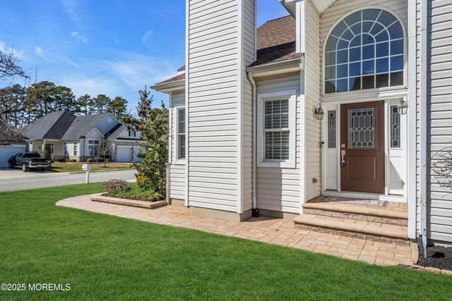 11 Beach Haven Way, Waretown, NJ 08758