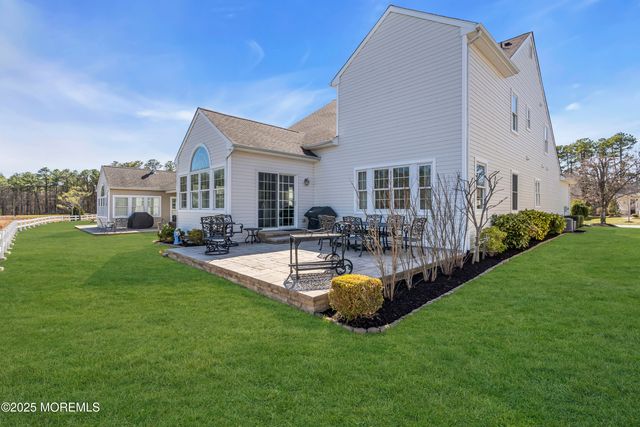 11 Beach Haven Way, Waretown, NJ 08758