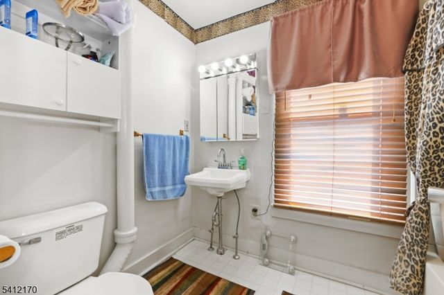 72 Lewis St, Phillipsburg Town, NJ 08865