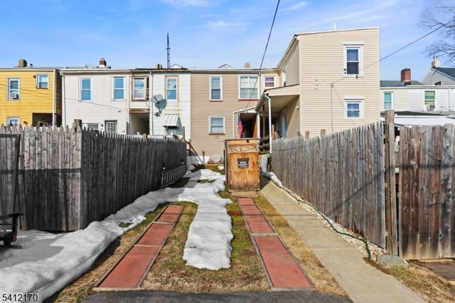 72 Lewis St, Phillipsburg Town, NJ 08865