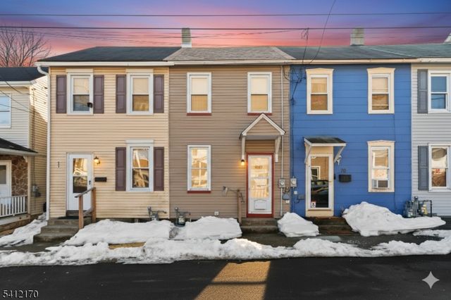 72 Lewis St, Phillipsburg Town, NJ 08865