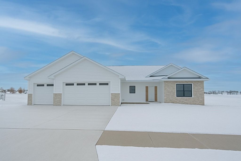 1532 3rd Street SW, Mt Vernon, IA 52314