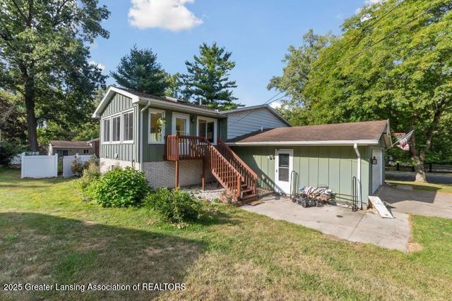 6370 Royal Oak Drive, Haslett, MI 48840