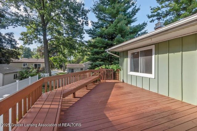 6370 Royal Oak Drive, Haslett, MI 48840