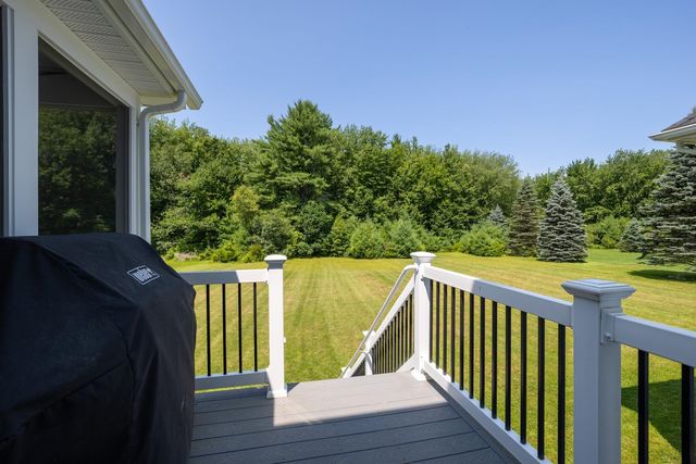9 FRENCH CROSS Road, Dover, NH 03820