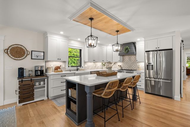 9 FRENCH CROSS Road, Dover, NH 03820
