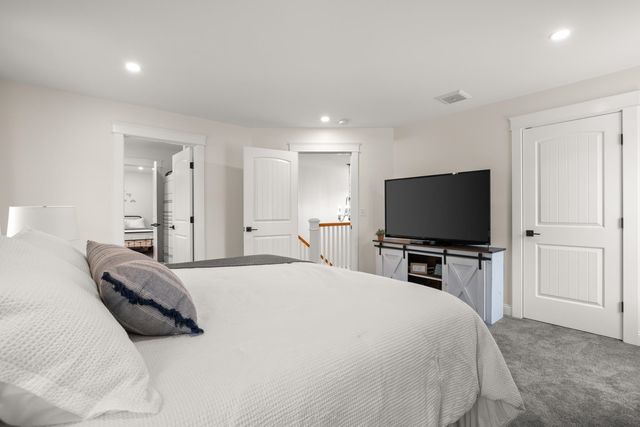 9 FRENCH CROSS Road, Dover, NH 03820