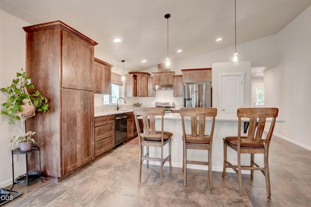 1765 Brownsboro-Meridian Road, Eagle Point, OR 97524
