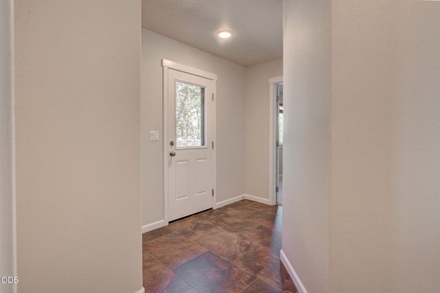 1765 Brownsboro-Meridian Road, Eagle Point, OR 97524
