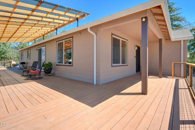 1765 Brownsboro-Meridian Road, Eagle Point, OR 97524