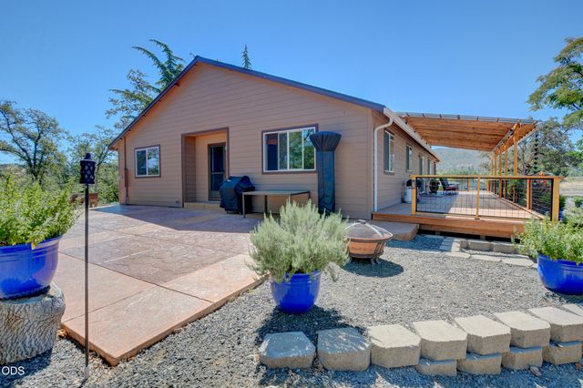 1765 Brownsboro-Meridian Road, Eagle Point, OR 97524