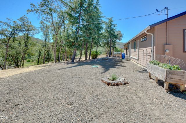 1765 Brownsboro-Meridian Road, Eagle Point, OR 97524