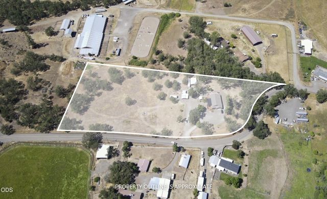 1765 Brownsboro-Meridian Road, Eagle Point, OR 97524