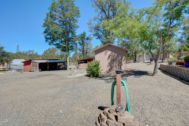 1765 Brownsboro-Meridian Road, Eagle Point, OR 97524