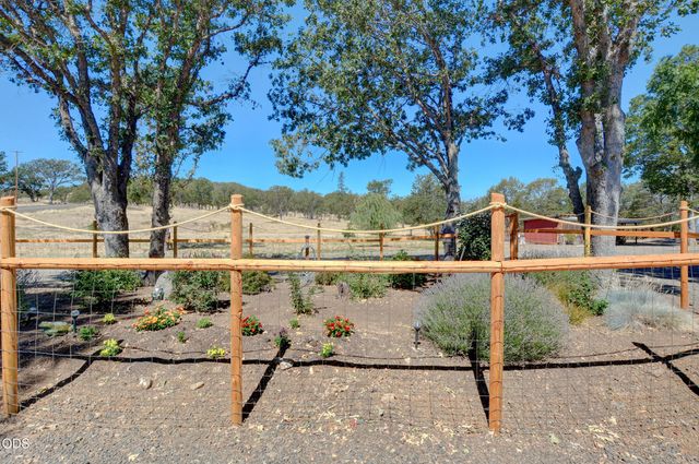 1765 Brownsboro-Meridian Road, Eagle Point, OR 97524