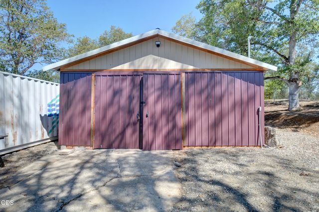 1765 Brownsboro-Meridian Road, Eagle Point, OR 97524