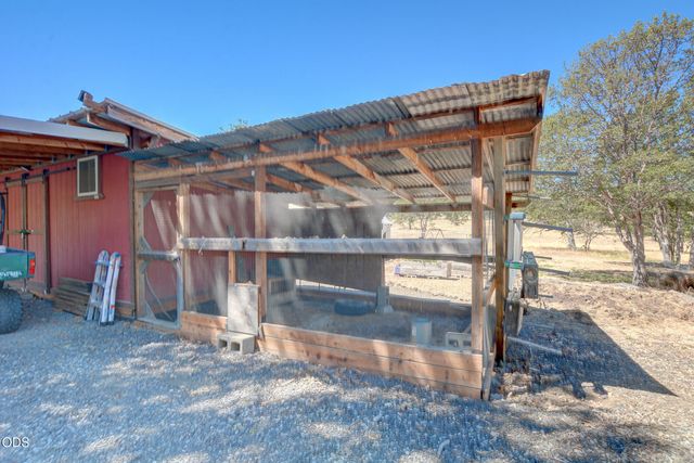 1765 Brownsboro-Meridian Road, Eagle Point, OR 97524