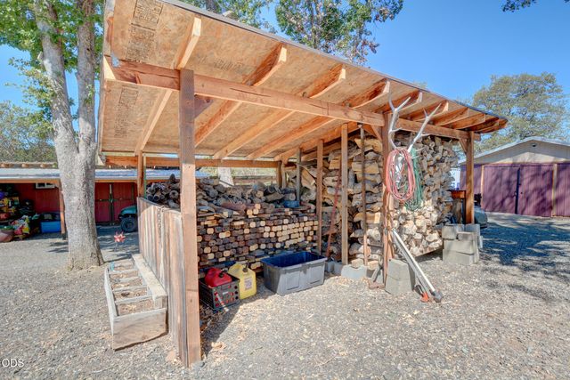 1765 Brownsboro-Meridian Road, Eagle Point, OR 97524