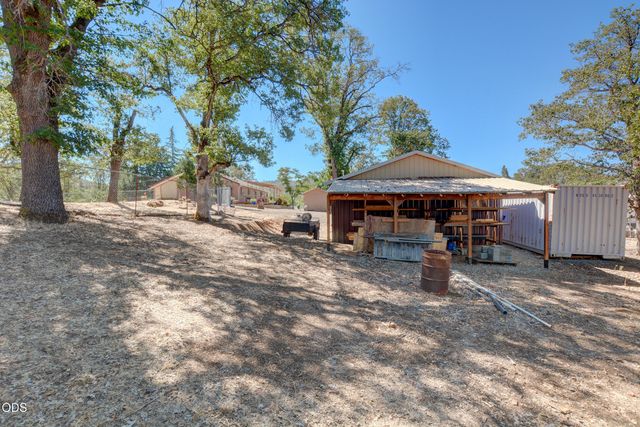 1765 Brownsboro-Meridian Road, Eagle Point, OR 97524