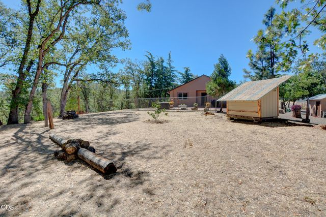 1765 Brownsboro-Meridian Road, Eagle Point, OR 97524