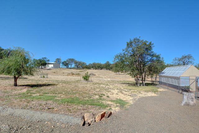 1765 Brownsboro-Meridian Road, Eagle Point, OR 97524