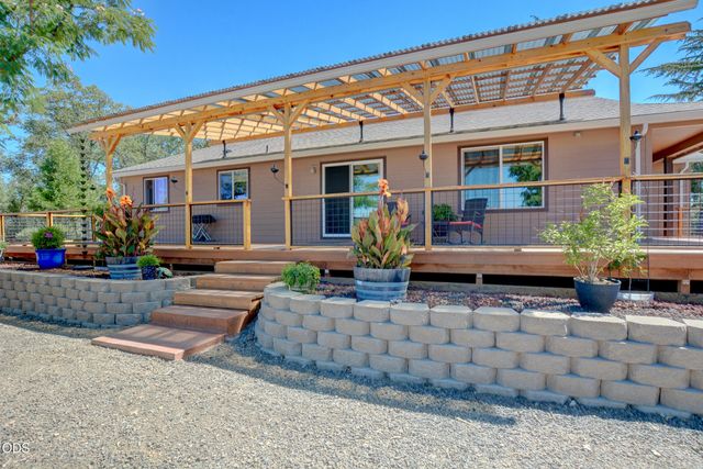 1765 Brownsboro-Meridian Road, Eagle Point, OR 97524