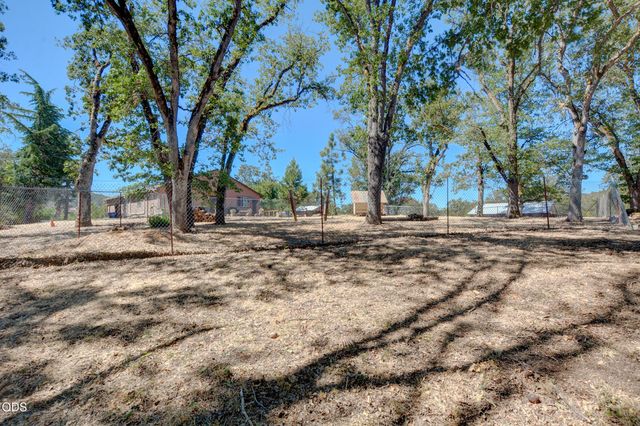 1765 Brownsboro-Meridian Road, Eagle Point, OR 97524