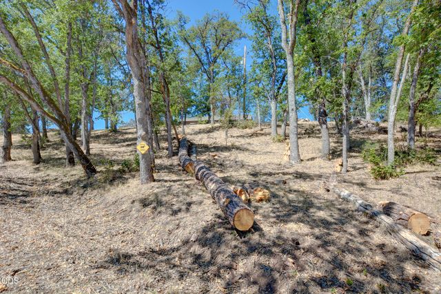 1765 Brownsboro-Meridian Road, Eagle Point, OR 97524