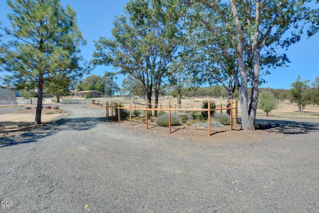 1765 Brownsboro-Meridian Road, Eagle Point, OR 97524
