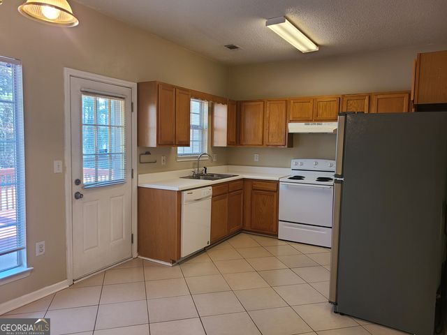 6702 Teresa Lane, Rex, GA 30273