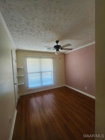 1715 FORMOSA Court, Deatsville, AL 36022