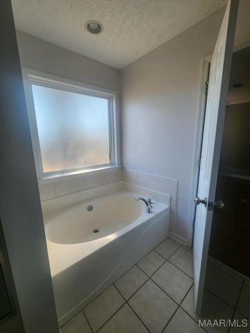 1715 FORMOSA Court, Deatsville, AL 36022