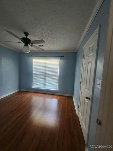 1715 FORMOSA Court, Deatsville, AL 36022