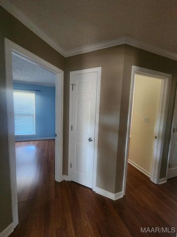 1715 FORMOSA Court, Deatsville, AL 36022