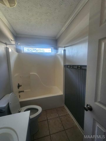 1715 FORMOSA Court, Deatsville, AL 36022