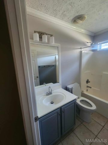 1715 FORMOSA Court, Deatsville, AL 36022