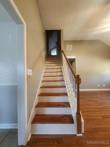 1715 FORMOSA Court, Deatsville, AL 36022