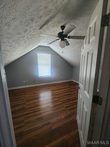 1715 FORMOSA Court, Deatsville, AL 36022