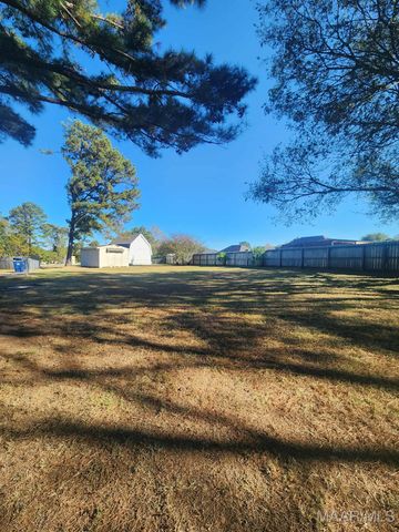 1715 FORMOSA Court, Deatsville, AL 36022