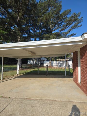 1715 FORMOSA Court, Deatsville, AL 36022