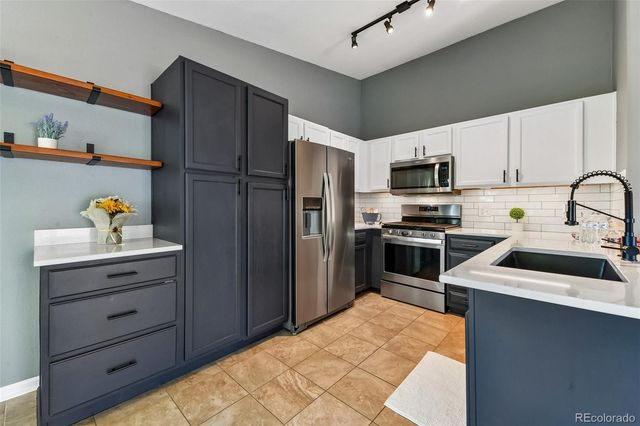8485 Pebble Creek Way 203, Highlands Ranch, CO 80126