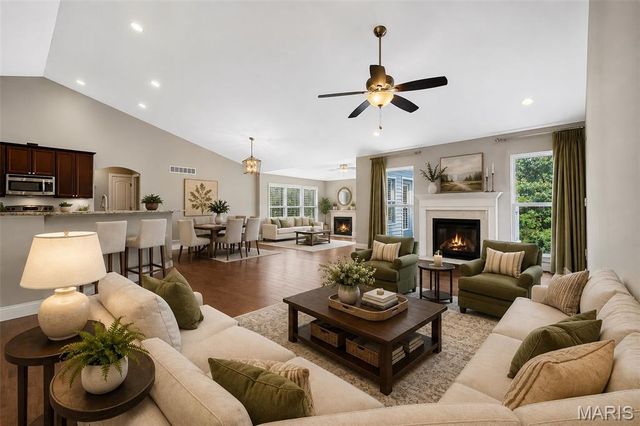 1595 Heritage Valley Drive, High Ridge, MO 63049