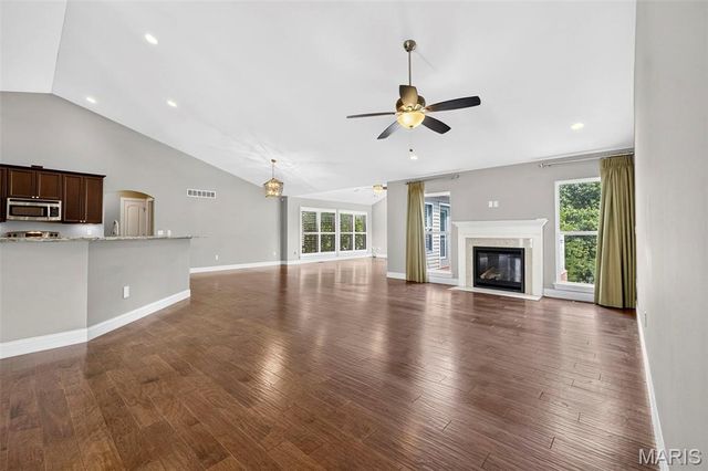 1595 Heritage Valley Drive, High Ridge, MO 63049