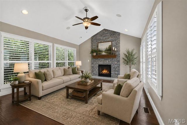 1595 Heritage Valley Drive, High Ridge, MO 63049