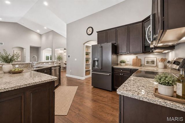 1595 Heritage Valley Drive, High Ridge, MO 63049