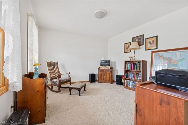 2186 Woodline Avenue SW, North Lawrence, OH 44666