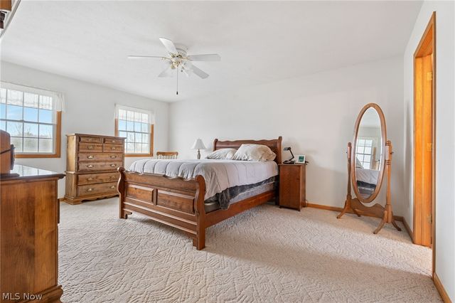 2186 Woodline Avenue SW, North Lawrence, OH 44666