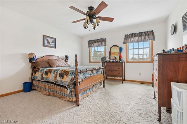 2186 Woodline Avenue SW, North Lawrence, OH 44666